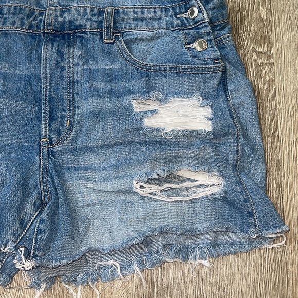 American eagle denim jean distressed shorts overalls medium
Blue size medium - Picture 4 of 9